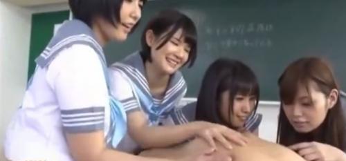 【湊莉久】【白咲碧】【紺野ひかる】【阿部乃みく】色んなタイプの女子高生さん達が乱交セックスしちゃってます