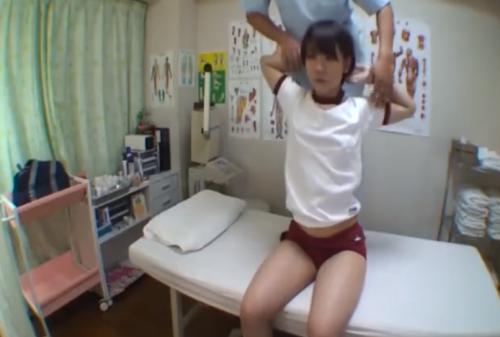 【JK】スレンダーボディのロリカワ女子高生さんが、エロマッサージでエッチな気分になってしまいますw