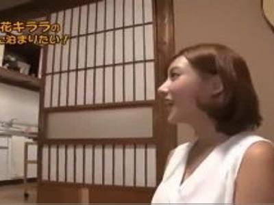 «ギリモザ|美乳»大人気セクシー女優が田舎の家に泊まって奥さんに隠れて旦那さんと寝取りエッチ！興奮しちゃうAV