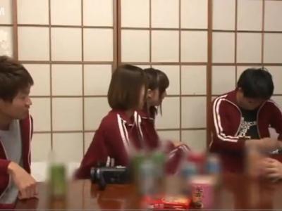 «女子校生|美乳»修学旅行中に高校生たちが乱交エッチ！同級生たちにやりたい放題やられまくり！センズリ向きのスケベ映像