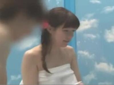 «水着|エロ動画»友達同士で2人っきりにして混浴温泉からの素股マッサージ！我慢できなくなって生挿入種付け！センズリ向きの18禁映像