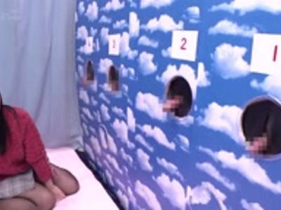 «外見える!?|カップル»大学生カップルが彼氏のチンポ当てに挑戦した結果…罰ゲームで寝取られ！男性におすすめのR18映像