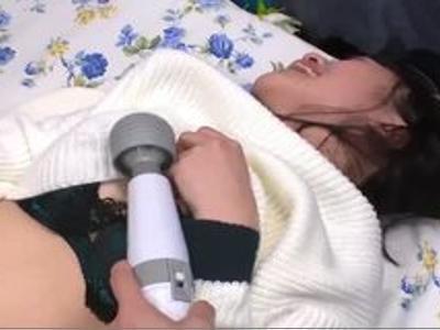 «女子大生|エロ動画»彼氏持ちのイケてるギャル娘をおもちゃ責め！固定バイブでイキまくってそのまま寝取りエッチ！最高のエロ動画