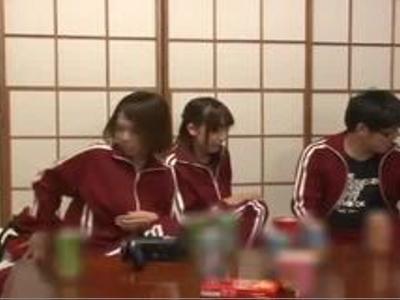 «おっぱい|エロ動画»修学旅行中に高校生たちが乱交エッチ！同級生たちにやりたい放題やられまくり！こんなかわいい子が…