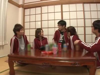 «女子校生|美乳»修学旅行中に高校生たちが乱交エッチ！同級生たちにやりたい放題やられまくり！抜けすぎ注意な18禁動画