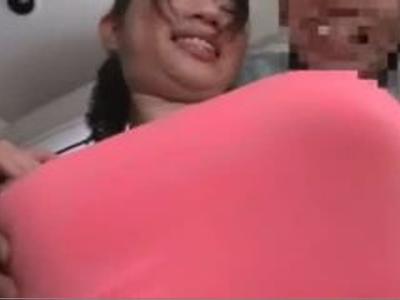 «スポーツ|巨乳»男子におっぱい揉まれて悪戯される巨乳お姉さん！興奮しまくってチン舐しちゃった！シコシコ必須の映像
