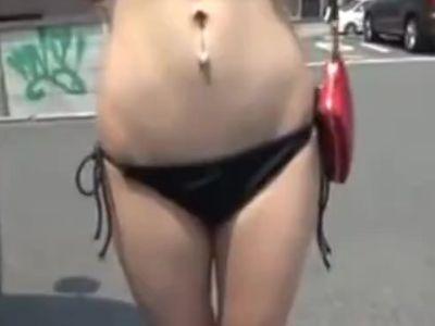 《素人ナンパ》海で声をかけたクビレがきれいなスレンダー美女を車内で脱がせて即ハメセックス！最高にムラムラしちゃう動画