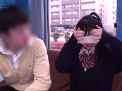 «外見える!?|JK»【エロエロカー】高校生カップルが彼氏のチンポ当てゲームに挑戦！何度も見たくなる性処理動画