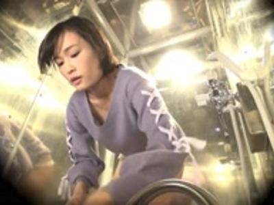 «外見える!?|女子大生»看護学生が素人男子の悩み相談でスマタ中にヌルっと生挿入！女の子が見てもいい18禁動画