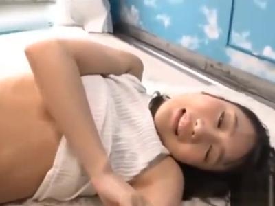 «外見える!?|女子大生»『えっ待ってください…』清楚系のJDをソファーに押し倒して即挿入！エロすぎ注意なR18動画