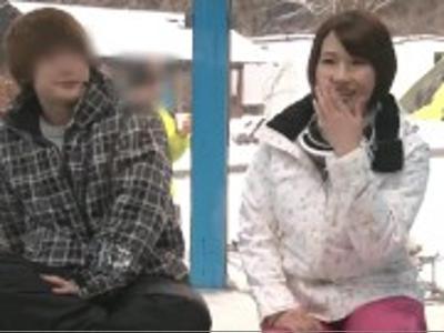 «外見える!?|企画»卒業旅行でスキーに来ていたJDが男友達と素股で性欲に火がついてゴム無しファックで生出し！おかずにしたいエロ動画