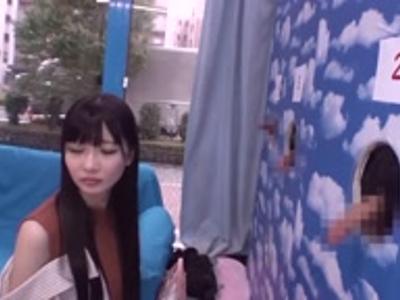 «外見える!?|恋人»大学生恋人が彼氏のペニス当てに挑戦した結果…罰ゲームで寝取られ！おかずにしたいスケベ映像