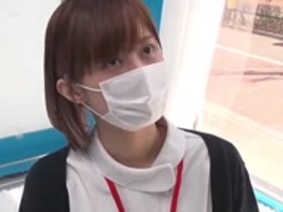 «外見える!?|ナース»【激エロカー】看護師さんに絶倫チンポを見てもらってそのままH！右手が止まらない18禁映像