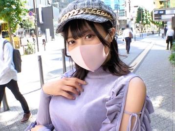 服の上からでも目立つ爆乳おっぱいの可愛い音大生をホテルに連れ込みハメ撮り性交♡