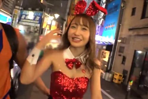 ハロウィンで盛り上がる渋谷でバニーの仮想娘に声掛けホテルに連れ込み♡