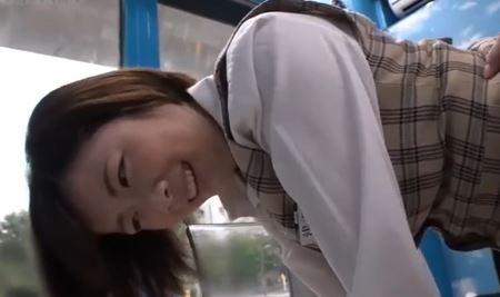 おかしいでしょ？？下着の調査をしてるのに手マンやちんぽや精子まで入れられても気持ち良すぎて文句を言わない女！