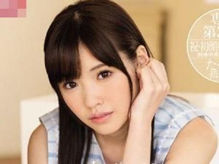 VR 超足の長い美少女が股をおっぴろげて電マや指でオナニーしてるけどええんか？？足でしこってもらってええかったです！