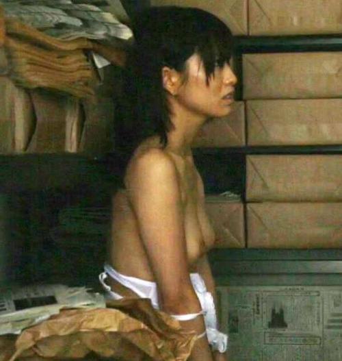 【市川由衣】芸能人♥乳首モロ見え♥10代の頃から清純派として活躍し守られていた生乳首を解禁！しかも何度も露出で大満足！！