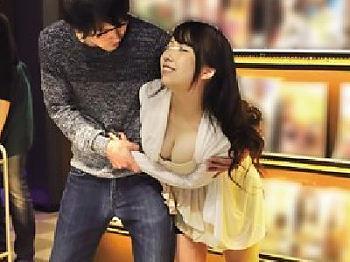 【NTR】「ヒック、酔っぱらいうぇ～す♡」酔い潰れたツレは爆睡！介抱中のツレの彼女が喰える気がしたのでネカフェへ！！