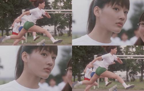 【綾瀬はるか】当時17歳の上向きバストを揺らしながら巨尻に食い込むブルマ姿を披露するお宝映像！～Jam Films～