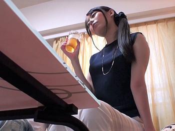 【人妻ナンパ】ナンパした若妻を→自宅連れ込み→酔わせる→騎乗位でハメる→その一部始終を盗撮して流出させる悪い男！