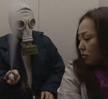 【ヘンリー塚本】レイプ◆マンションのエレベーターに侵入し催眠ガスを噴霧してエロい事を目論む親父の性処理計画！