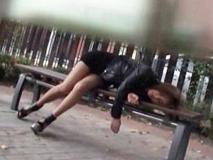 ≪泥酔悪戯≫韓国で飲み過ぎて潰れた美女を発見して大勃起！介抱するふりをしてホテルに連れ込み他者に喰われぬ内に独り占め！！
