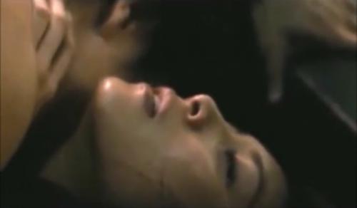 映画【硝子の葦】で見せた相武紗季の濡れ場シーン！芸能人お宝映像！汗ばんで体を絡め合うなんともやらしいシーン！