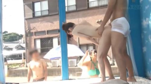 【マジックミラー号】男女の友達がお互いをマッサージ！媚薬入りオイルでお互いムラムラに！勢いのまま生ハメセックス！