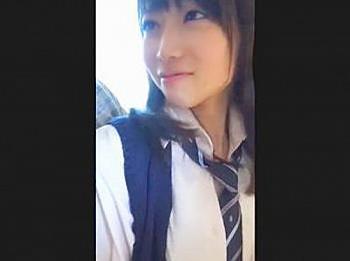 ≪個人撮影≫激カワJKのスマホ撮影モノ！素人撮影と思われる生々しい映像と可愛い喘ぎ声がエロさを際立てます…