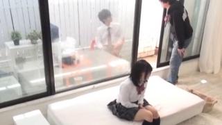 【NTR】彼氏とガラス1枚隔てて他人男のチンポまんこで咥えちゃう素人JK不味くないですかね…【MM号】