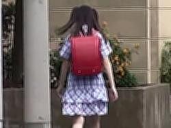 【閲覧注意】下校を犯された初潮も怪しいランドセルJS！無毛の処女を中出しのやばいやつ!!!!!!!!!!