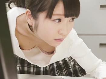 《レイプ×人妻》「え、見えてました…///」無自覚な胸チラに発情した隣人が巨乳若妻を襲い、望まぬ絶頂で腰砕け！！