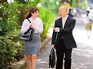 《巨乳人妻OL中出しレイプ》出張先にて相部屋NTR！新妻は絶倫上司に何度も犯される！！
