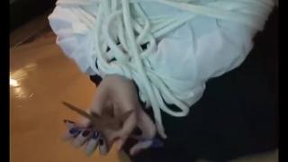 目隠しガムテの誘拐チックなプレイがお好みのおじさん投稿!!緊縛までして犯〇臭プンプンですｗｗ【個撮･悲鳴】