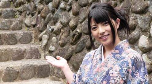 【上原亜衣】究極の癒やしが体験できる温泉旅館！女将の出迎えフェラから、部屋に入ってから中出しセックス！最高の休暇を貴方に。
