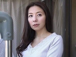 《ながえスタイル/一条綺美香/人妻NTR》いつも物欲しそうにしている奥様。ひょんなことから隣人と禁断の関係に！！