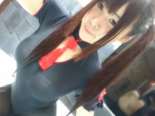【素人】淫乱コスプレ女が服を着たままお風呂ｗｗｗピチピチでエロいｗｗｗ【コスプレ】