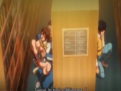 棚1本向こうでセックスしちゃってる現場に遭遇して僕の息子はパンパンです...