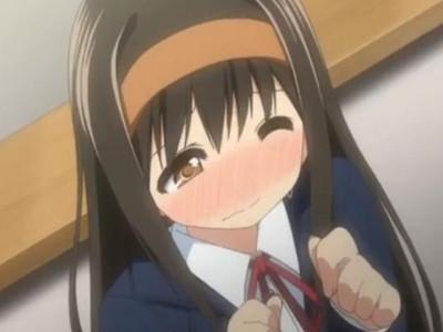 おもらししたロリっ娘の下半身。ちっぽい無毛まんこをいじっていじって。。。ここまできたらもう我慢できません！