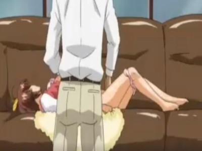 ソファーで女の子が横になっておじさんにチョメチョメされちゃうｗｗｗやられたい放題の女の子がかわいい///