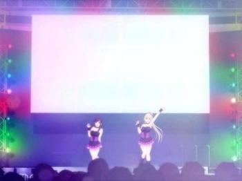 操作した通りに女を操る事ができる悪魔の催眠スマートフォンを手に入れた男がアイドル達を洗脳強姦レイプで種付け♥
