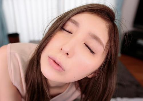 <VR>【仲村みう】元芸能人。トップグラビアイドルが目の前に。綺麗な顔が目を閉じてキスを待つ