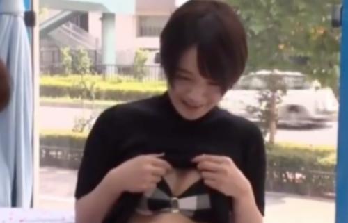 【向井藍】ショートカット美女のお姉さんが優しく筆下ろしつもりがAV男優で逆にイカされる