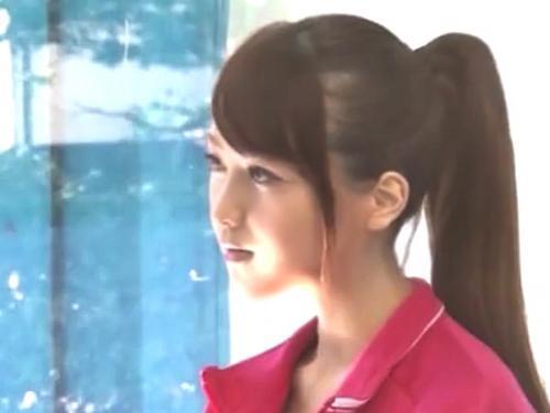 日焼け跡がエロいスポーツ美少女にMM号でHなマッサージ！猛烈手マンに潮吹き失禁！抵抗虚しくチンポぶち込まれ膣内射精ｗ