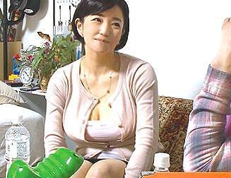 《熟女ナンパ/NTR》四十路奥様が若者に迫られ大はしゃぎ＆浮気隠し撮り！「おばさんでいいの？」欲求不満爆発させ絶頂イキ！
