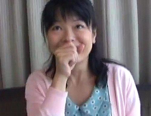 《豊満熟女・寝取られ》乳デッケェェｗｗｗリアル人妻捕まえ強引ハメ敢行！『もぉ出ちゃったの？(汗』柔らかそうな乳房たまらん