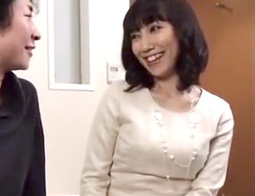 《熟女ナンパ/NTR》性欲旺盛過ぎる人妻の浮氣現場を激撮WW「もっとぉぉ♡」絶倫チンポ貪り挿入懇願！妊娠覚悟の膣内射精！