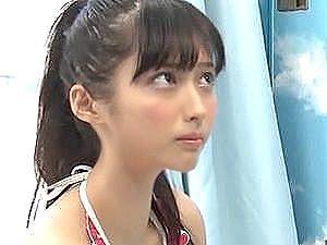 ポニーテールの黒髪美少女がMM号で童貞君の筆おろしに挑戦！過激ピストンに身体くねらせ本気アクメｗ膣内射精されて困り顔ｗ