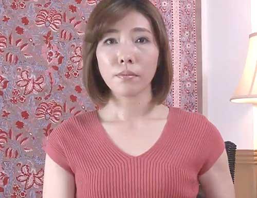 【人妻熟女/初撮り】清楚な奥様がカメラの前でオナニー披露！「虐めてください♡」ドM本性露わに濃厚フェラのご奉仕＆挿入懇願